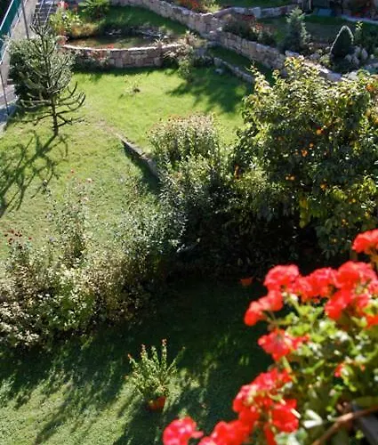 Doss לינה וארוחת בוקר *